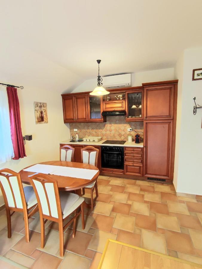 Arnyas Apartmanhaz Balatonlelle Exterior photo