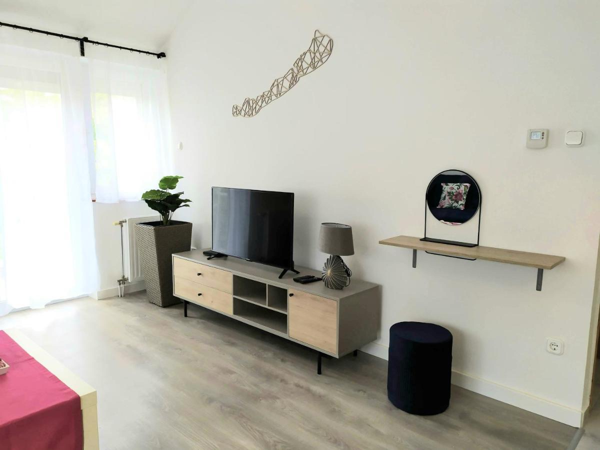 Arnyas Apartmanhaz Balatonlelle Exterior photo